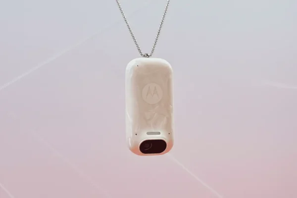 Motorola Unveils Screenless AI Pendant Prototype at CES 2026