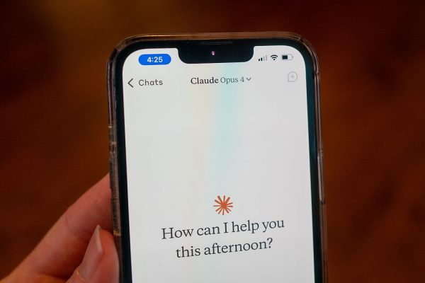 Users Are Moving from ChatGPT to Claude: How to Transition Smoothly