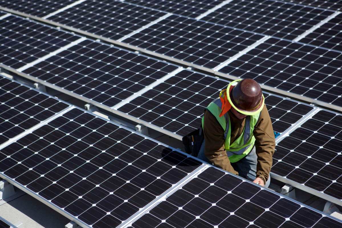 Meta Commits to 100MW Solar Power for New AI Data Center in South Carolina