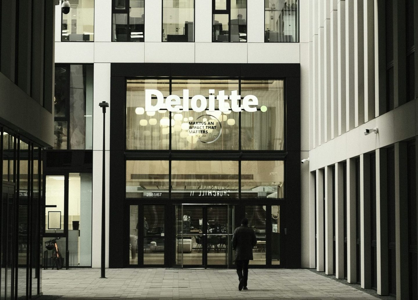 As AI Agents Take on More Responsibilities, Governance Emerges as a Critical Priority