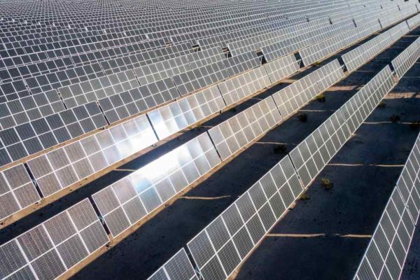 Meta Secures 1 GW of Solar Power to Fuel AI Data Centers and Reduce Carbon Emissions