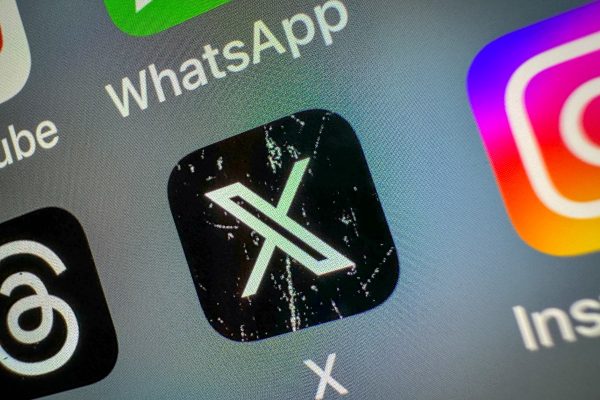 X Reduces Payments to Clickbait Accounts Amid AI-Driven Content Moderation