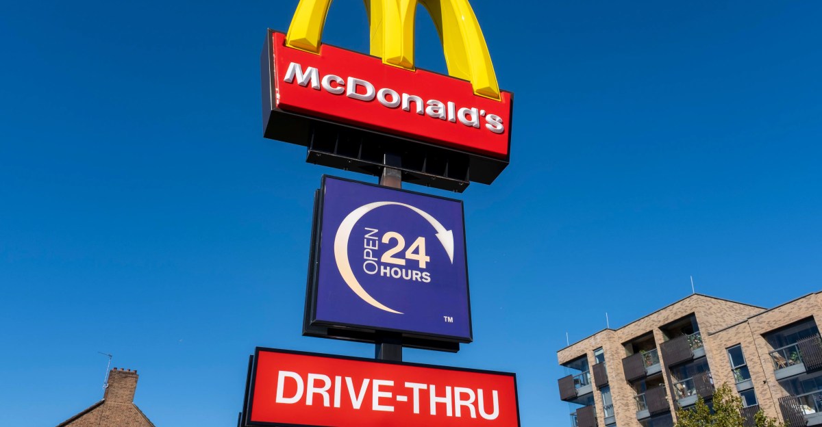 Powered Chatbots Drive Thrus Mark - AI-Powered Chatbots in Drive-Thrus Mark a New Era for Fast Food Automation
